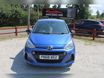 Used Hyundai i10 2018 for sale - 76583319: Photo
