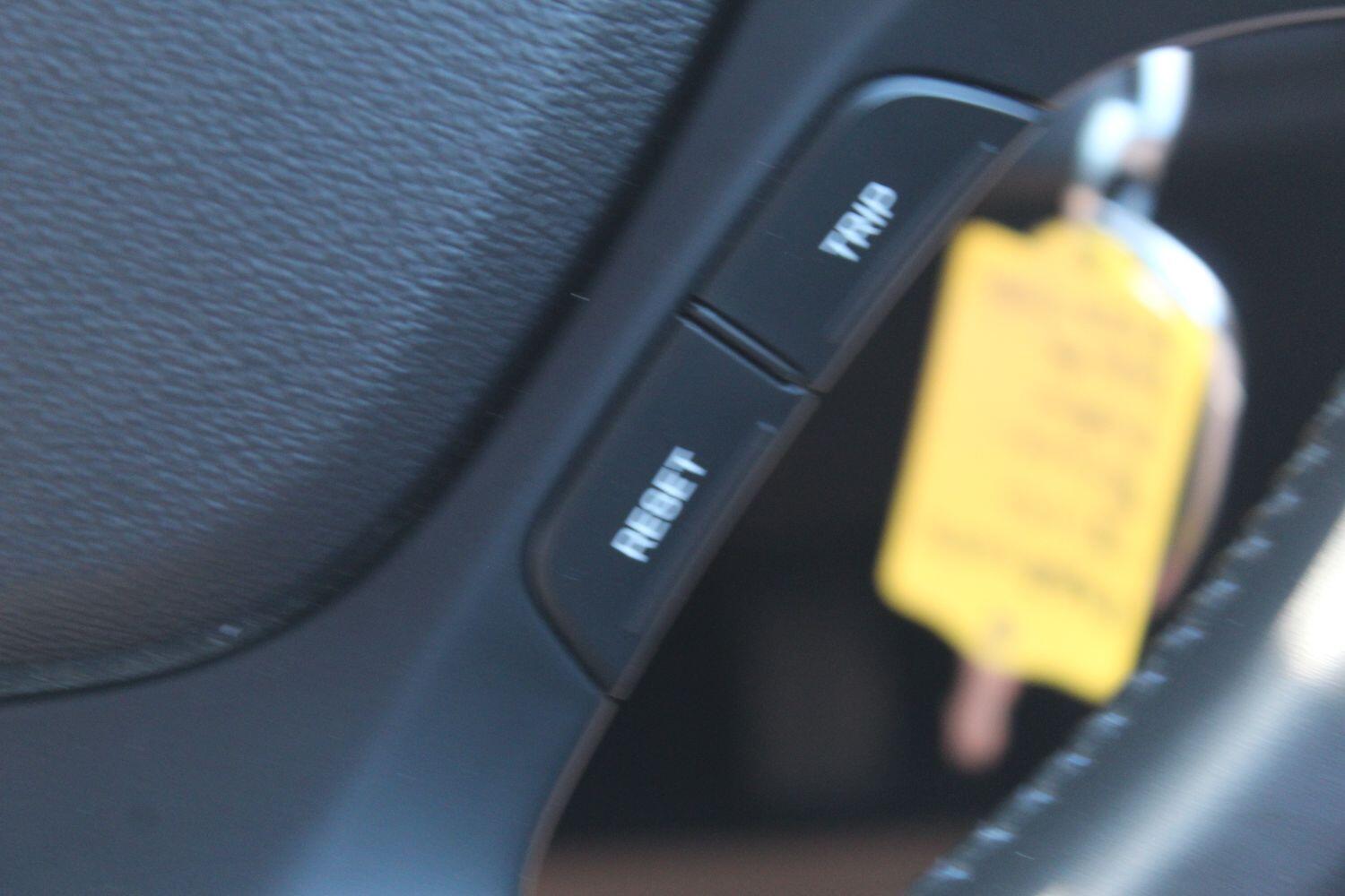 Used Hyundai i10 2018 for sale - 76583319: Photo 34