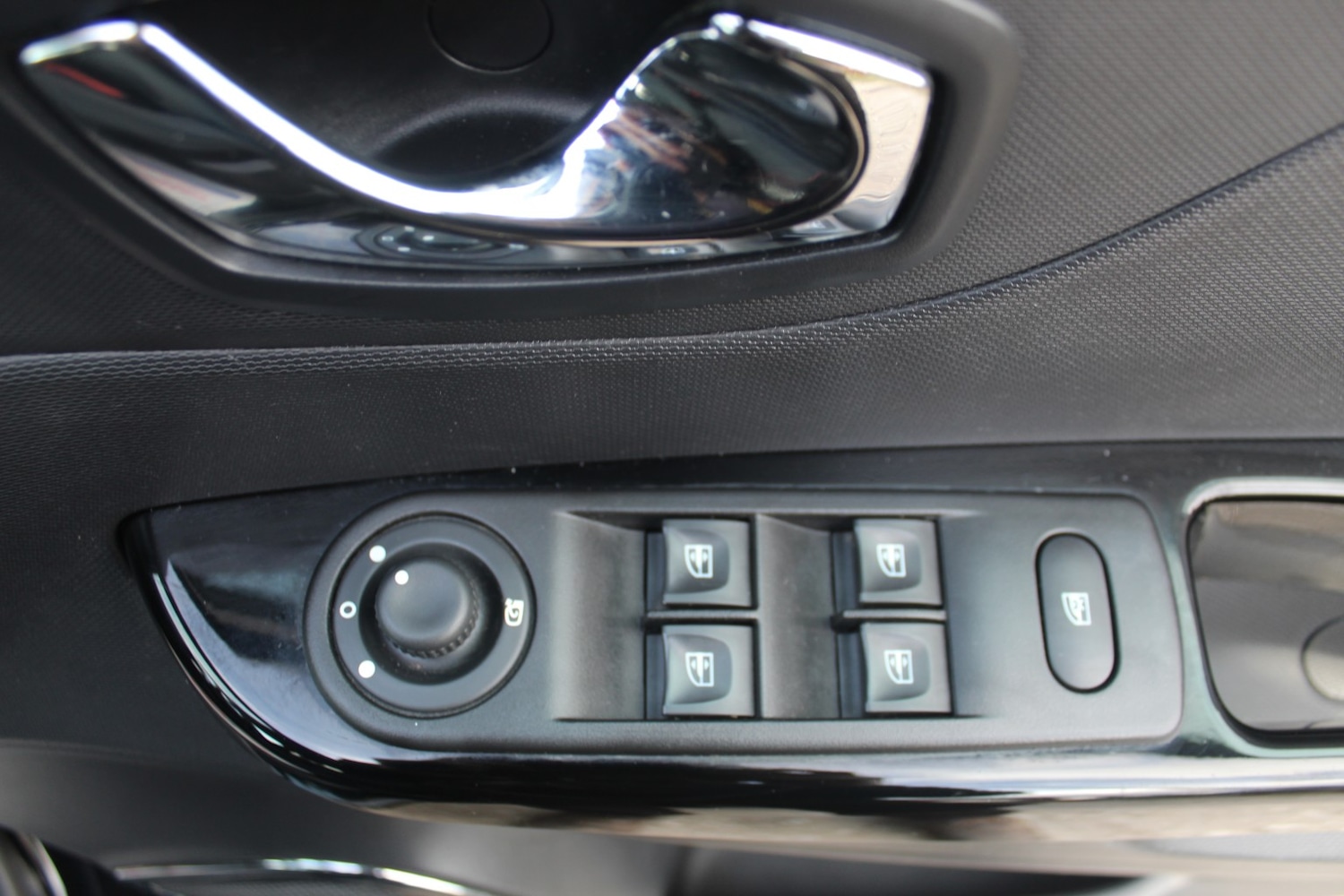 Used Renault Captur 2015 for sale - 77656276: Photo 12