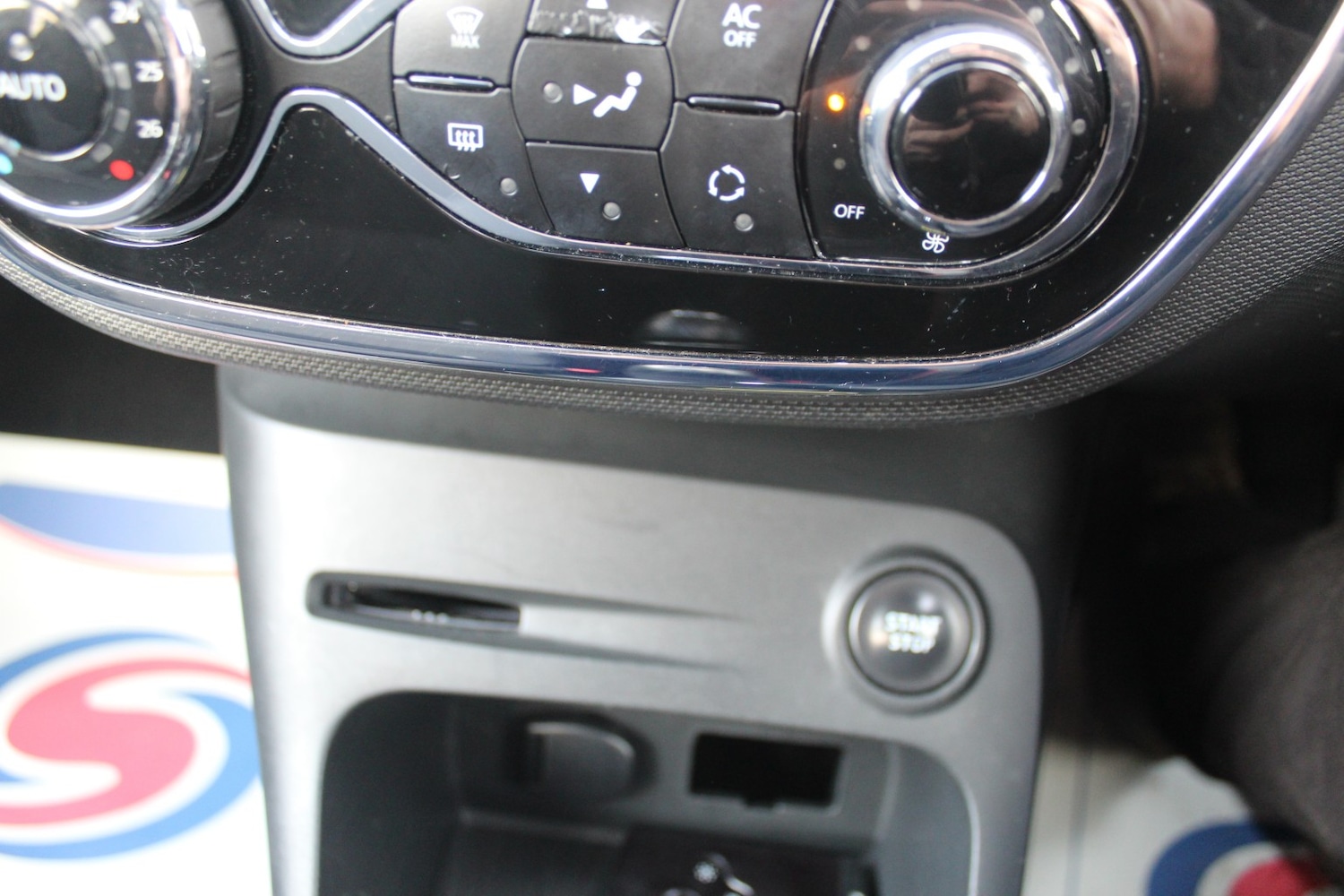 Used Renault Captur 2015 for sale - 77656276: Photo 33