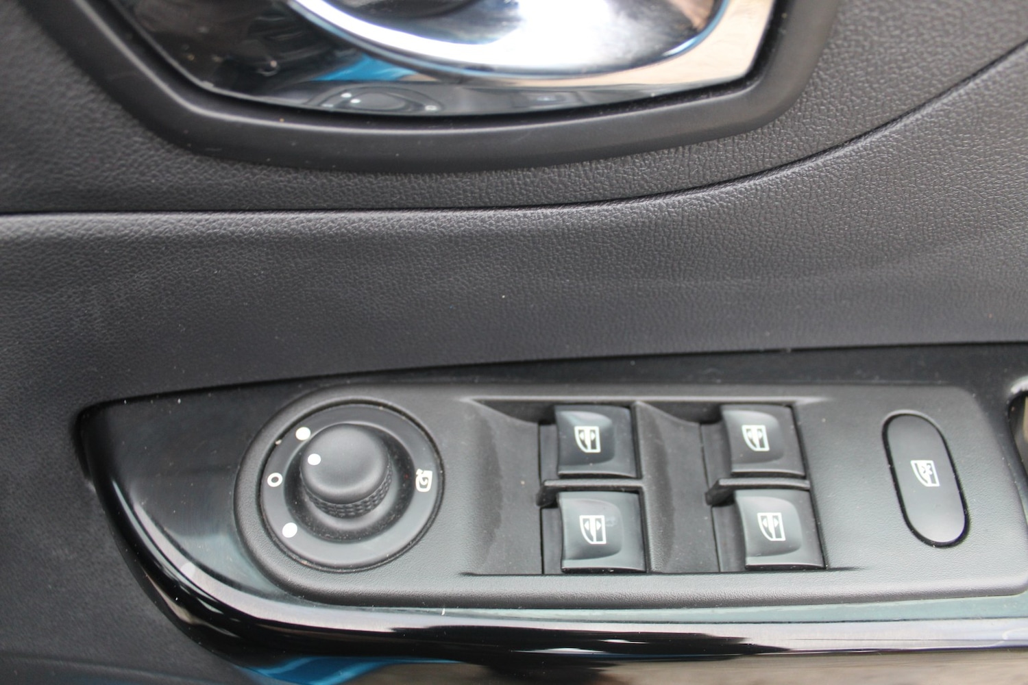 Used Renault Captur 2016 for sale - 77632512: Photo 23