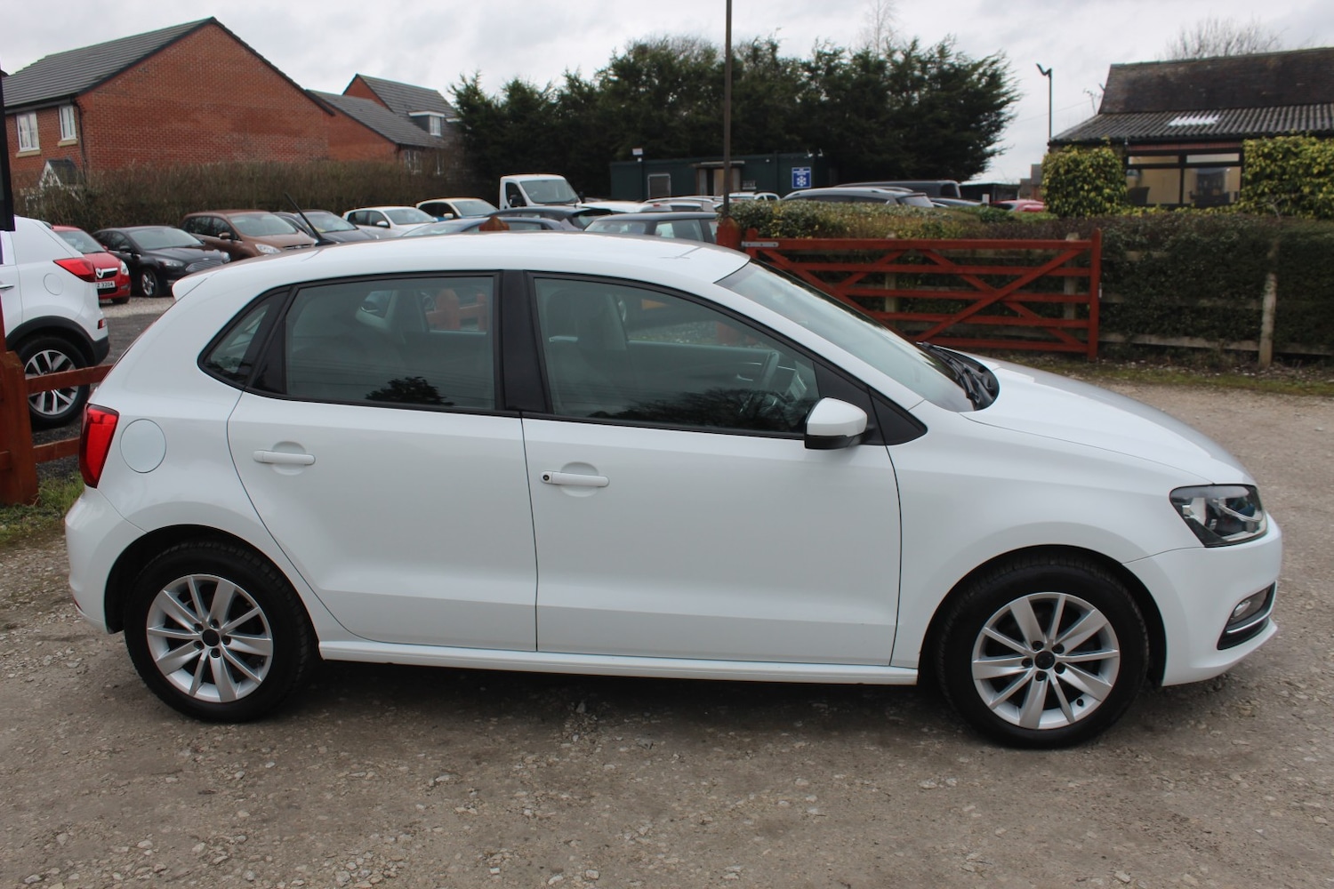 Used Volkswagen Polo 2015 for sale - 77937963: Photo 11