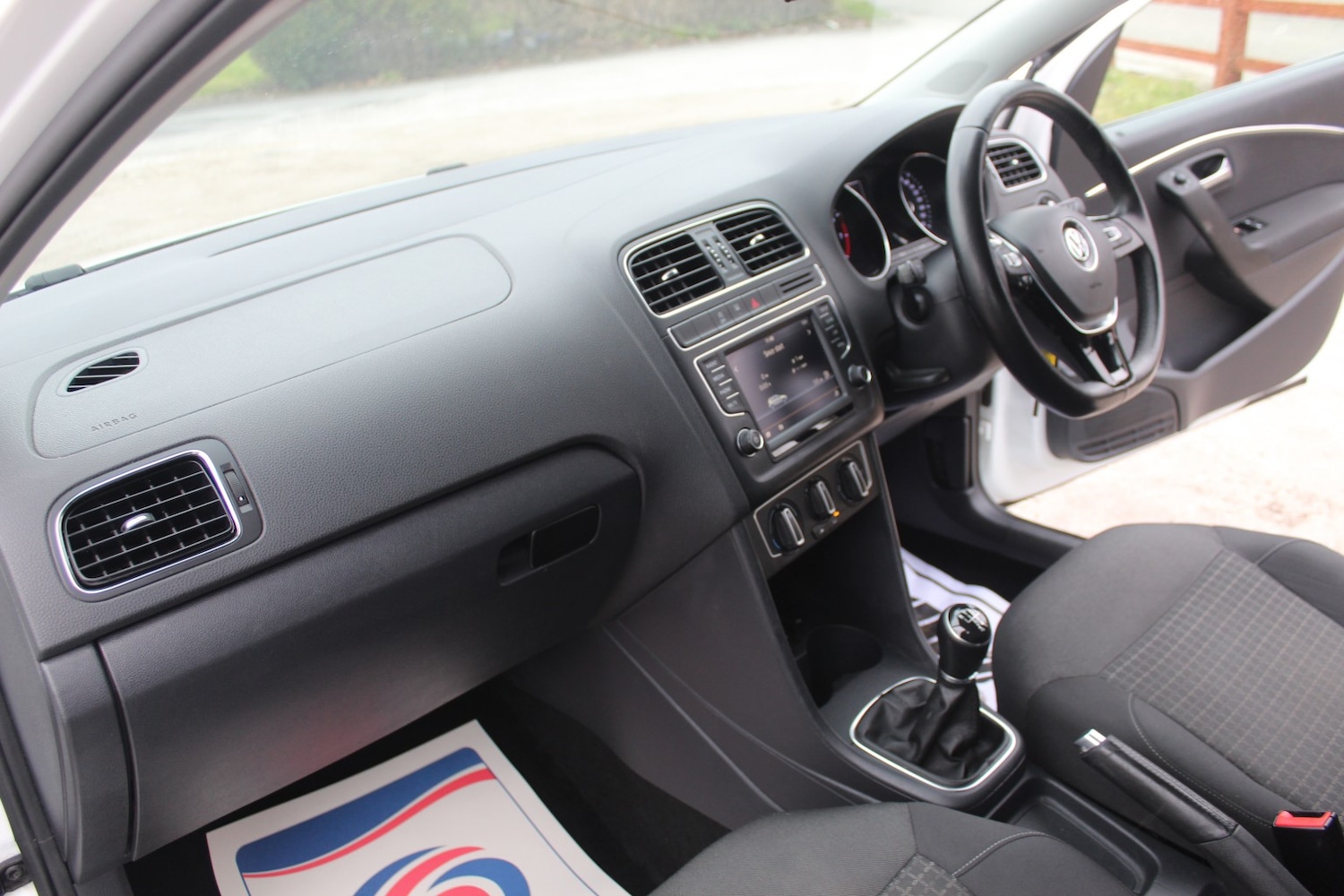 Used Volkswagen Polo 2015 for sale - 77937963: Photo 34