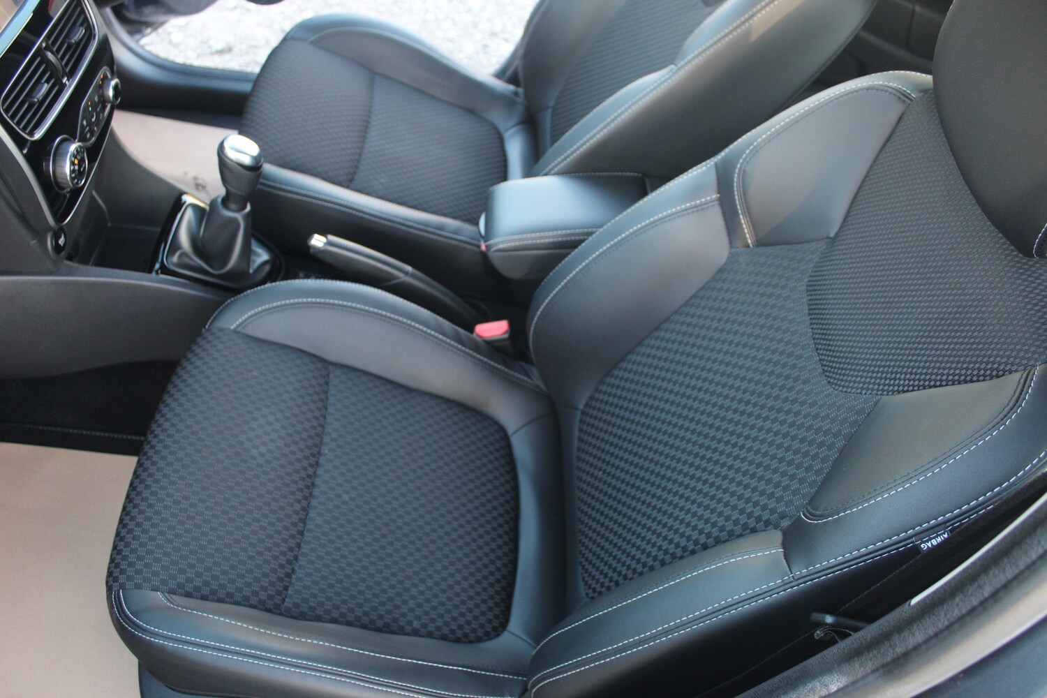 Used Renault Clio 2017 for sale - 77349782: Photo 34