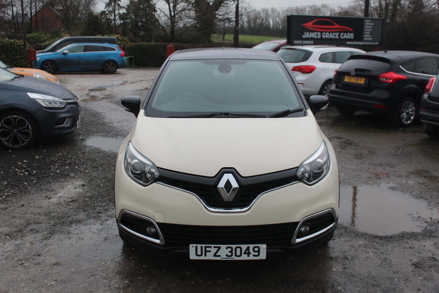 Used Renault Captur 2014 for sale - 77342561: Photo 2