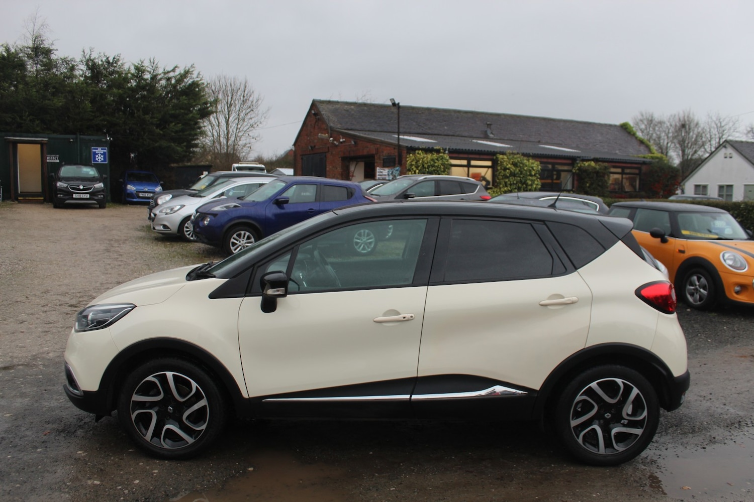 Used Renault Captur 2014 for sale - 77342561: Photo 4