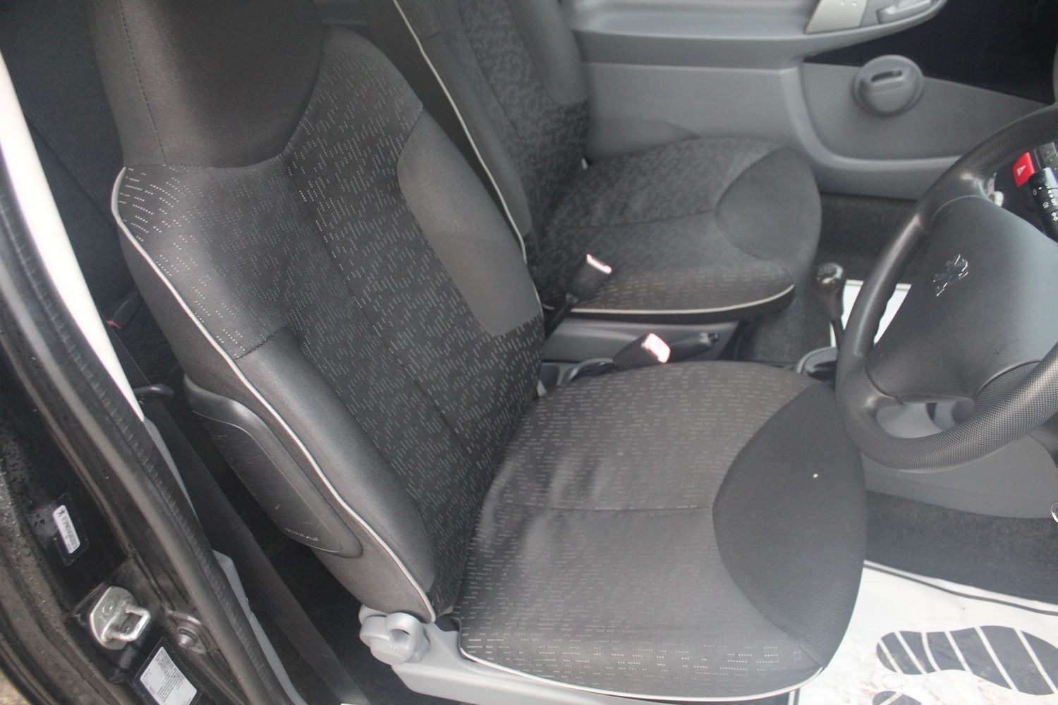 Used Peugeot 107 2009 for sale - 76845018: Photo 9