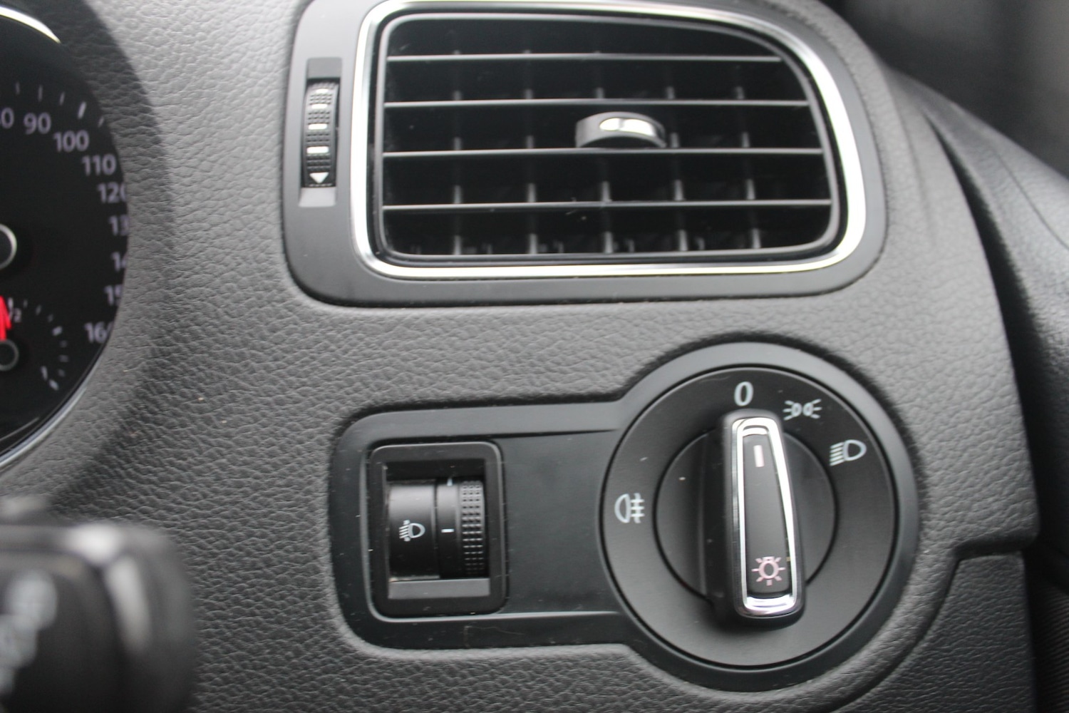 Used Volkswagen Polo 2015 for sale - 77595302: Photo 35