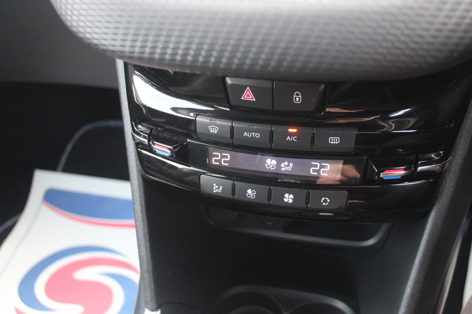 Used Peugeot 2008 2014 for sale - 77584557: Photo 14