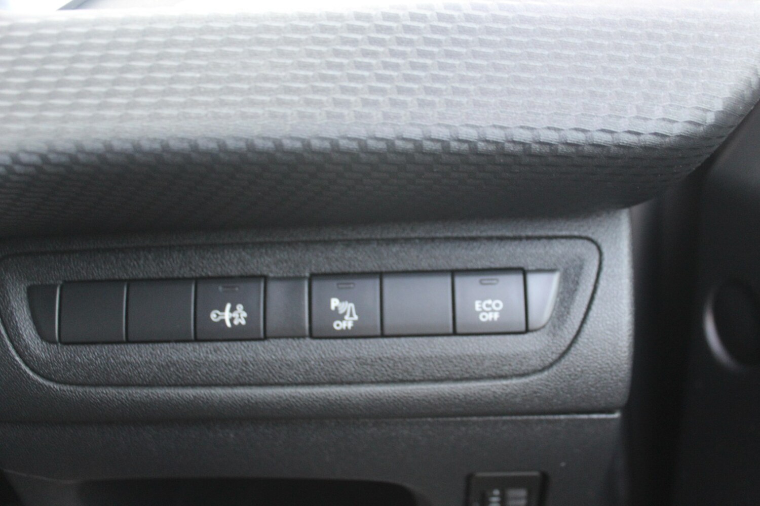 Used Peugeot 2008 2014 for sale - 77584557: Photo 22