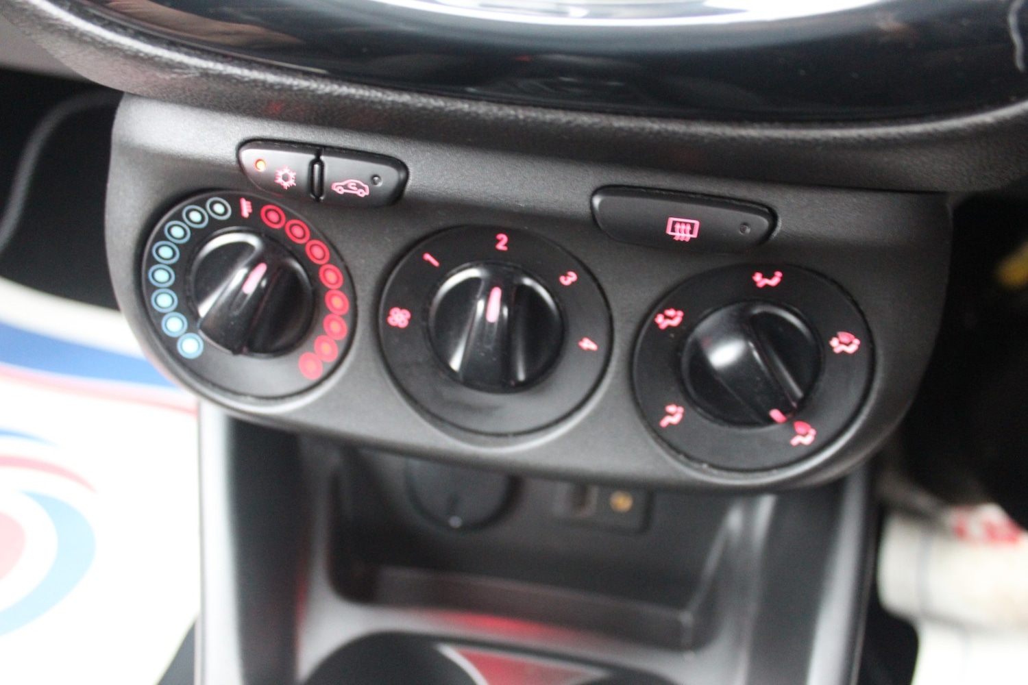 Used Vauxhall Corsa 2015 for sale - 76769912: Photo 19