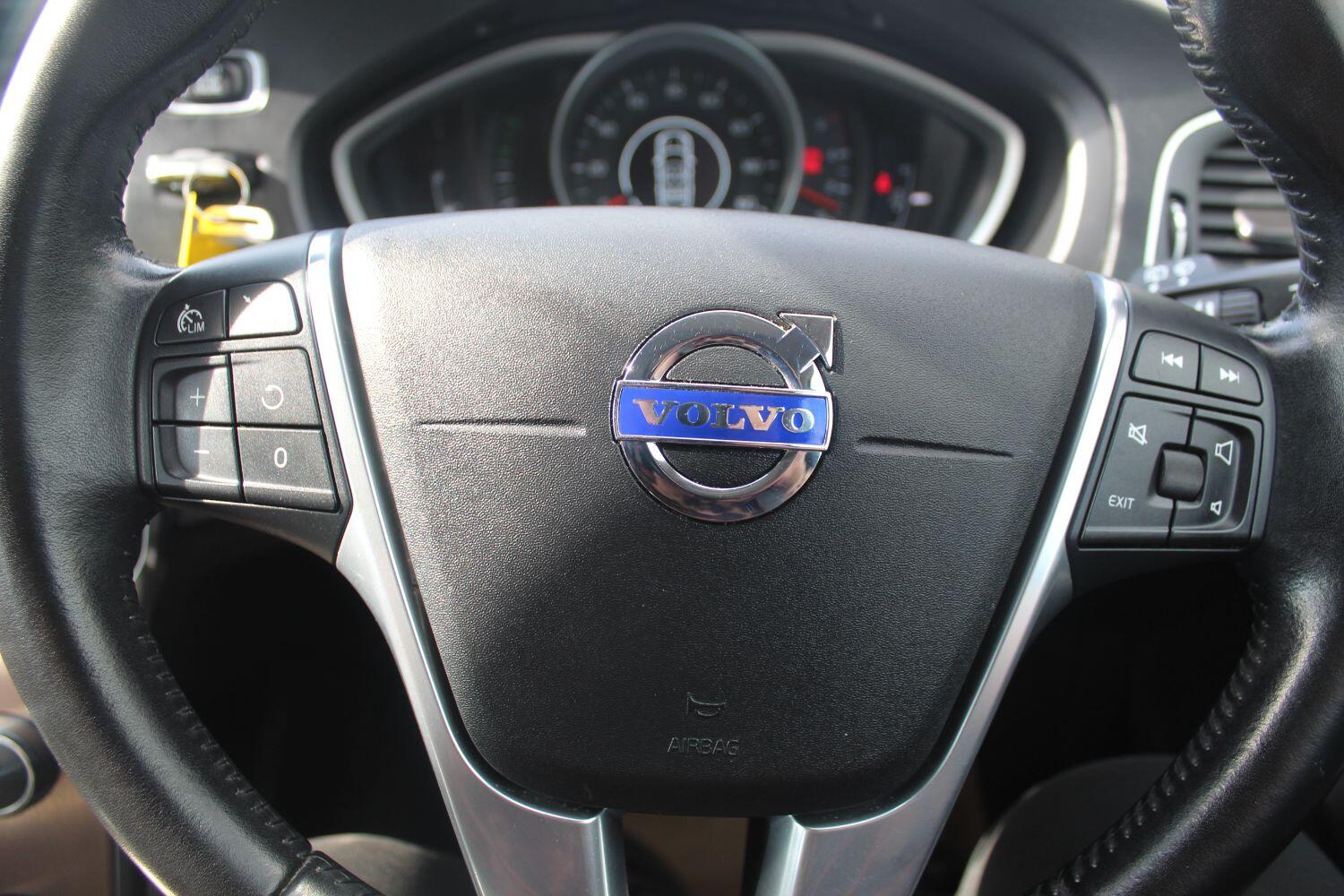 Used Volvo V40 2016 for sale - 76935271: Photo 16