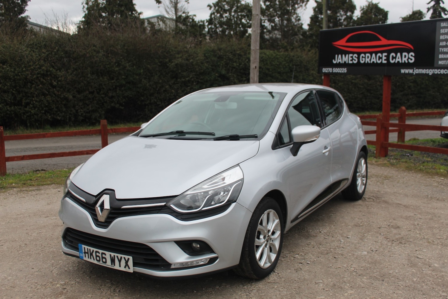 Used Renault Clio 2017 for sale - 77675712: Photo 3