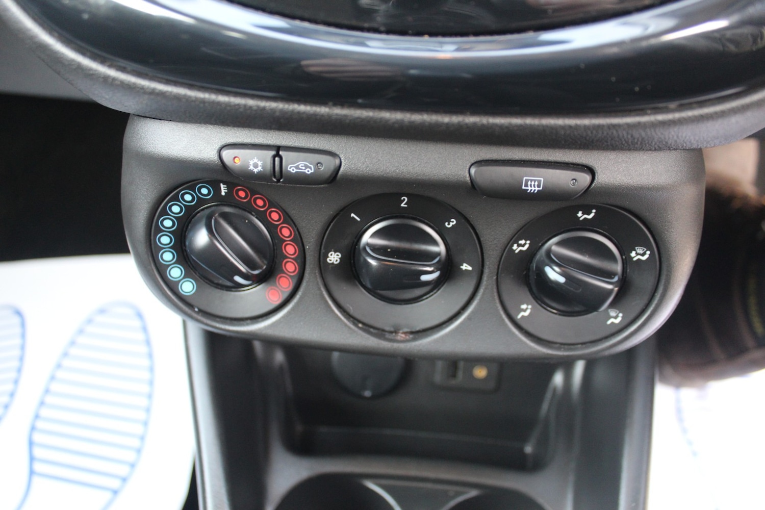 Used Vauxhall Corsa 2015 for sale - 77629078: Photo 18