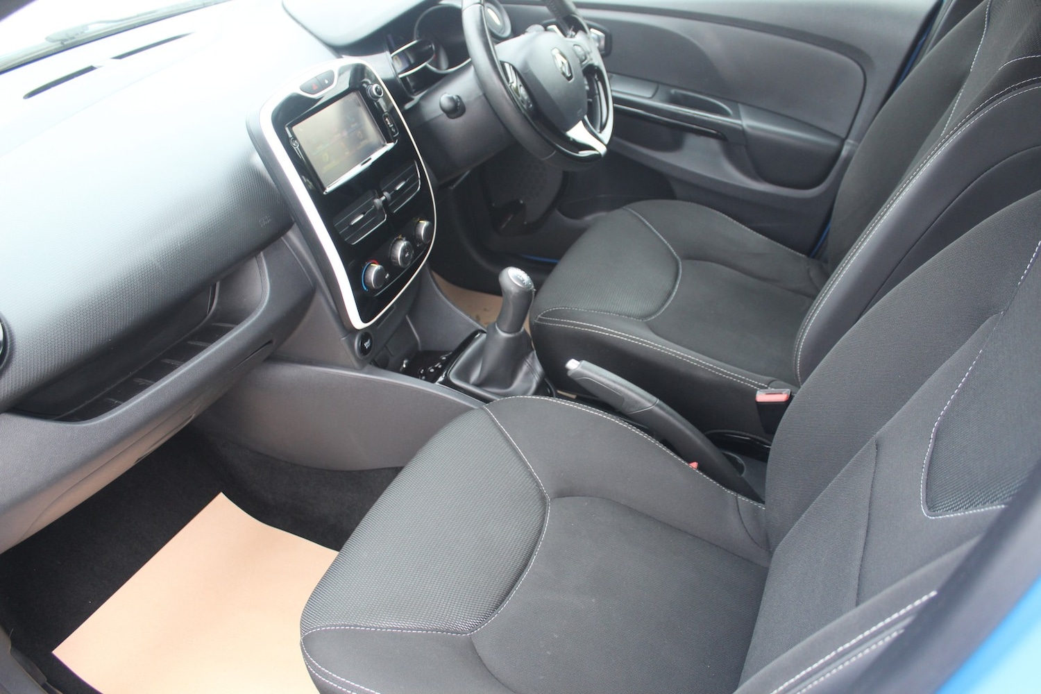 Used Renault Clio 2016 for sale - 76605767: Photo 30