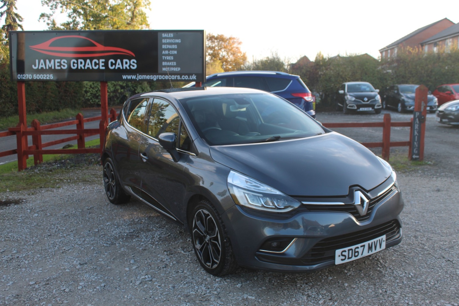 Used Renault Clio 2017 for sale - 76605669: Photo 1