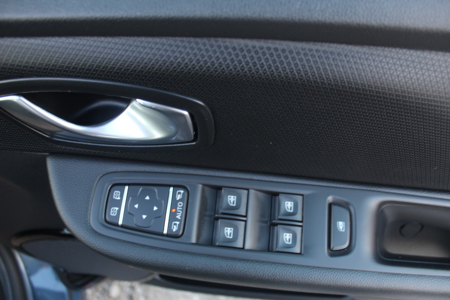 Used Renault Clio 2017 for sale - 76605669: Photo 14