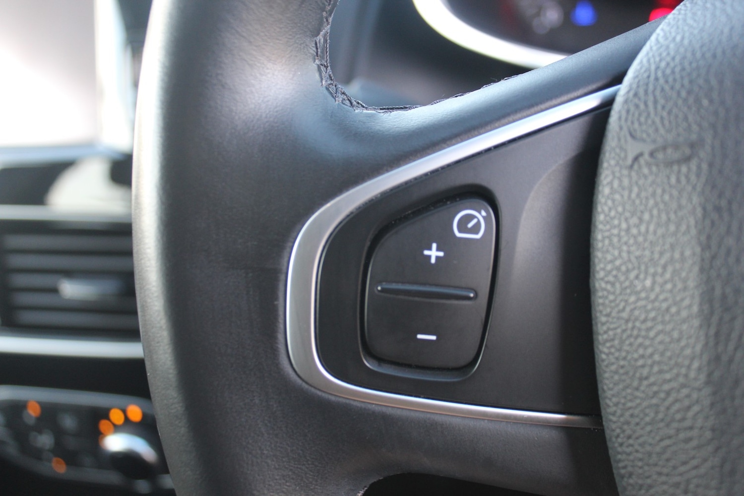 Used Renault Clio 2017 for sale - 76605669: Photo 20