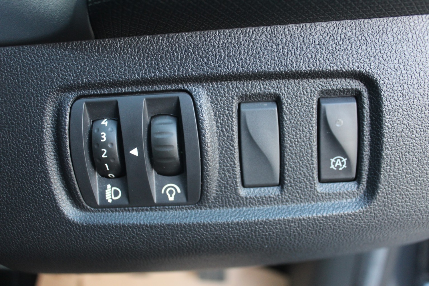 Used Renault Clio 2017 for sale - 76605669: Photo 24