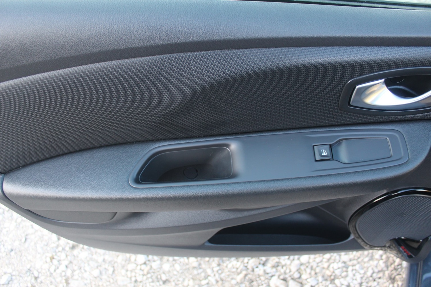 Used Renault Clio 2017 for sale - 76605669: Photo 32