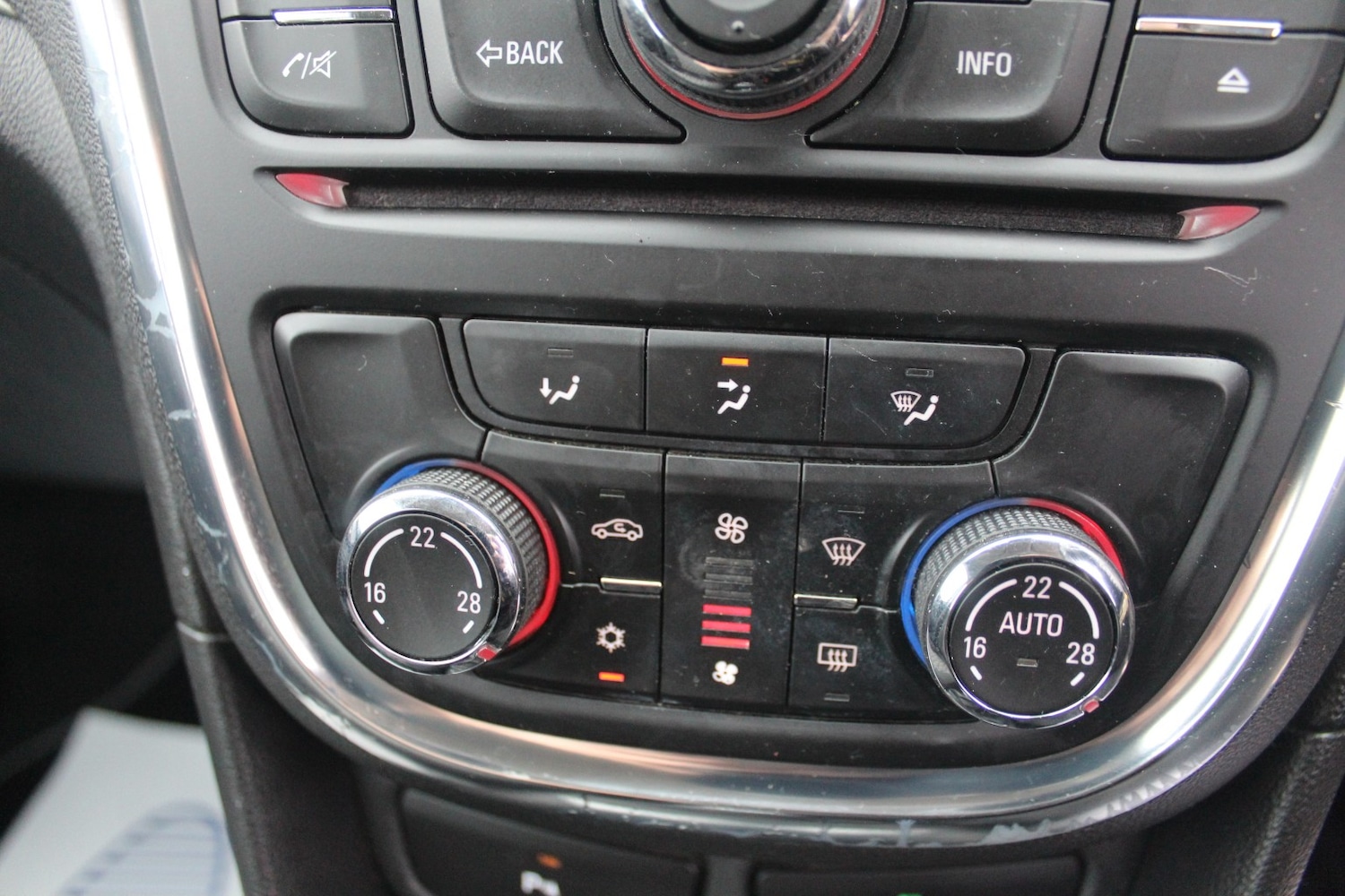 Used Vauxhall Mokka 2015 for sale - 77721367: Photo 17