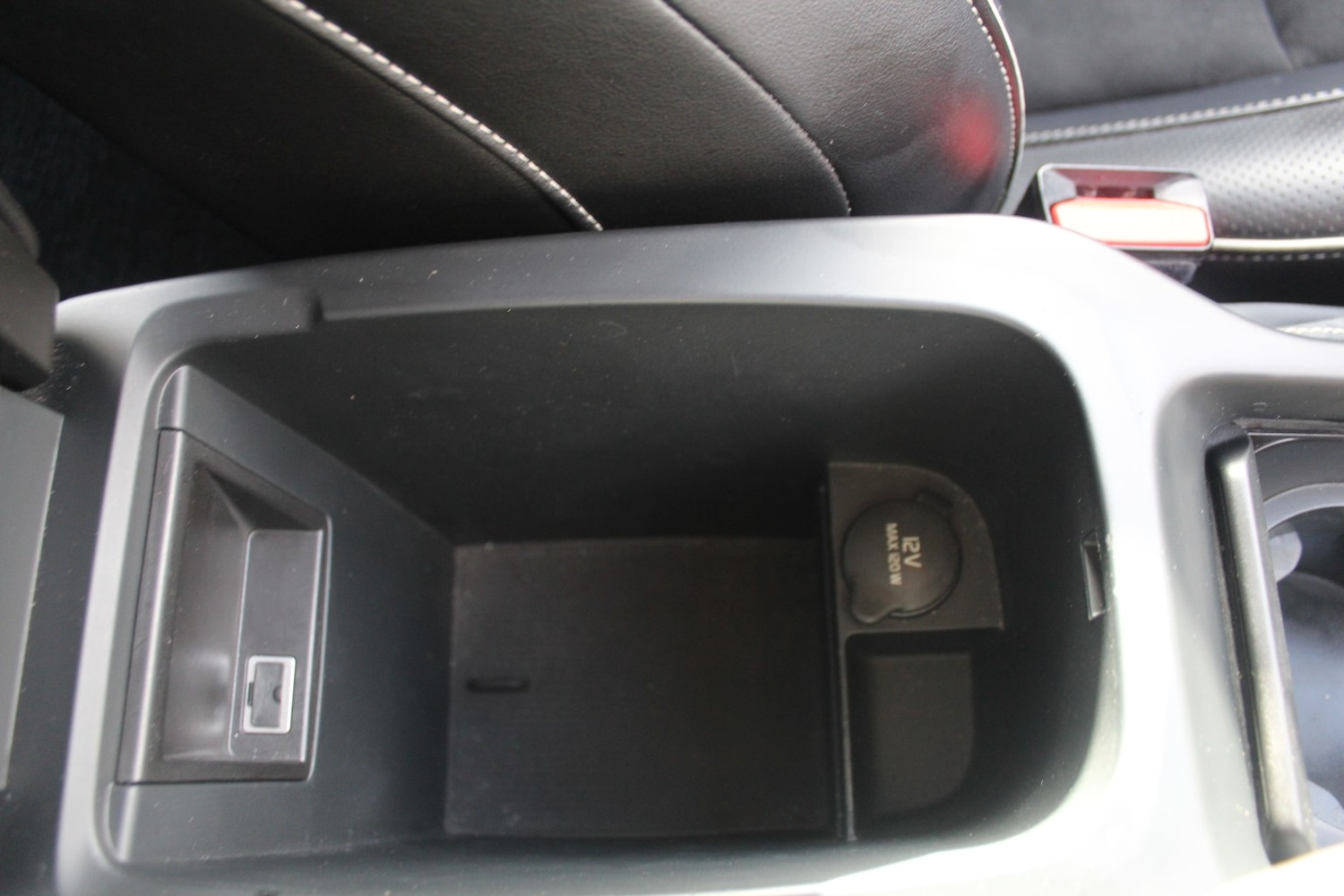 Used Volvo V40 2014 for sale - 78045514: Photo 19