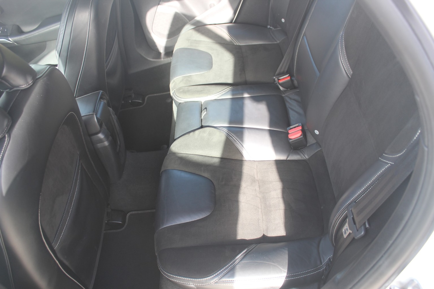 Used Volvo V40 2014 for sale - 78045514: Photo 31