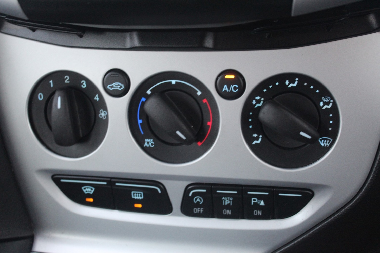 Used Ford Focus 2014 for sale - 76848725: Photo 24