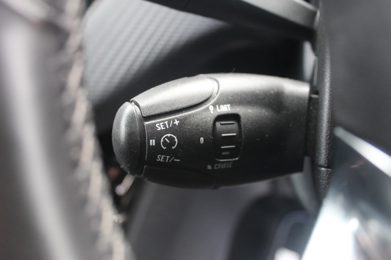 Used Peugeot 2008 2014 for sale - 76974274: Photo 24