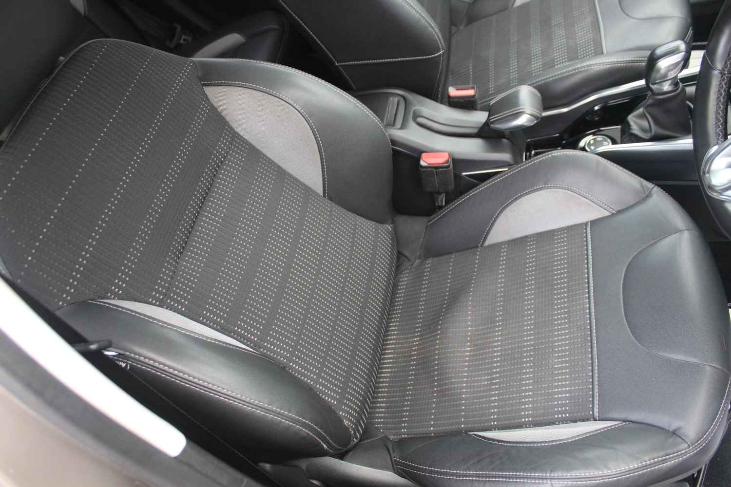 Used Peugeot 2008 2014 for sale - 76974274: Photo 27