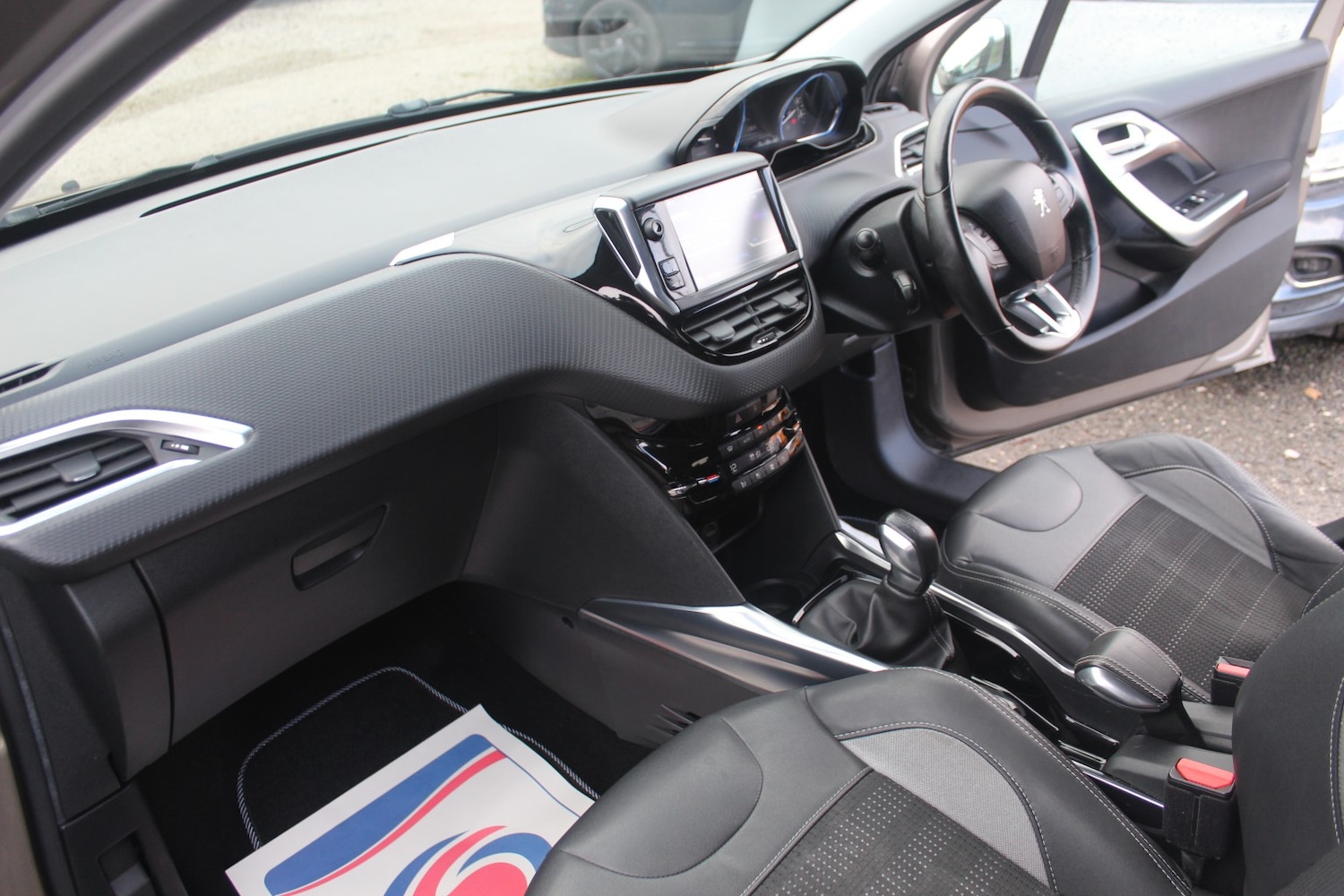 Used Peugeot 2008 2014 for sale - 76974274: Photo 37