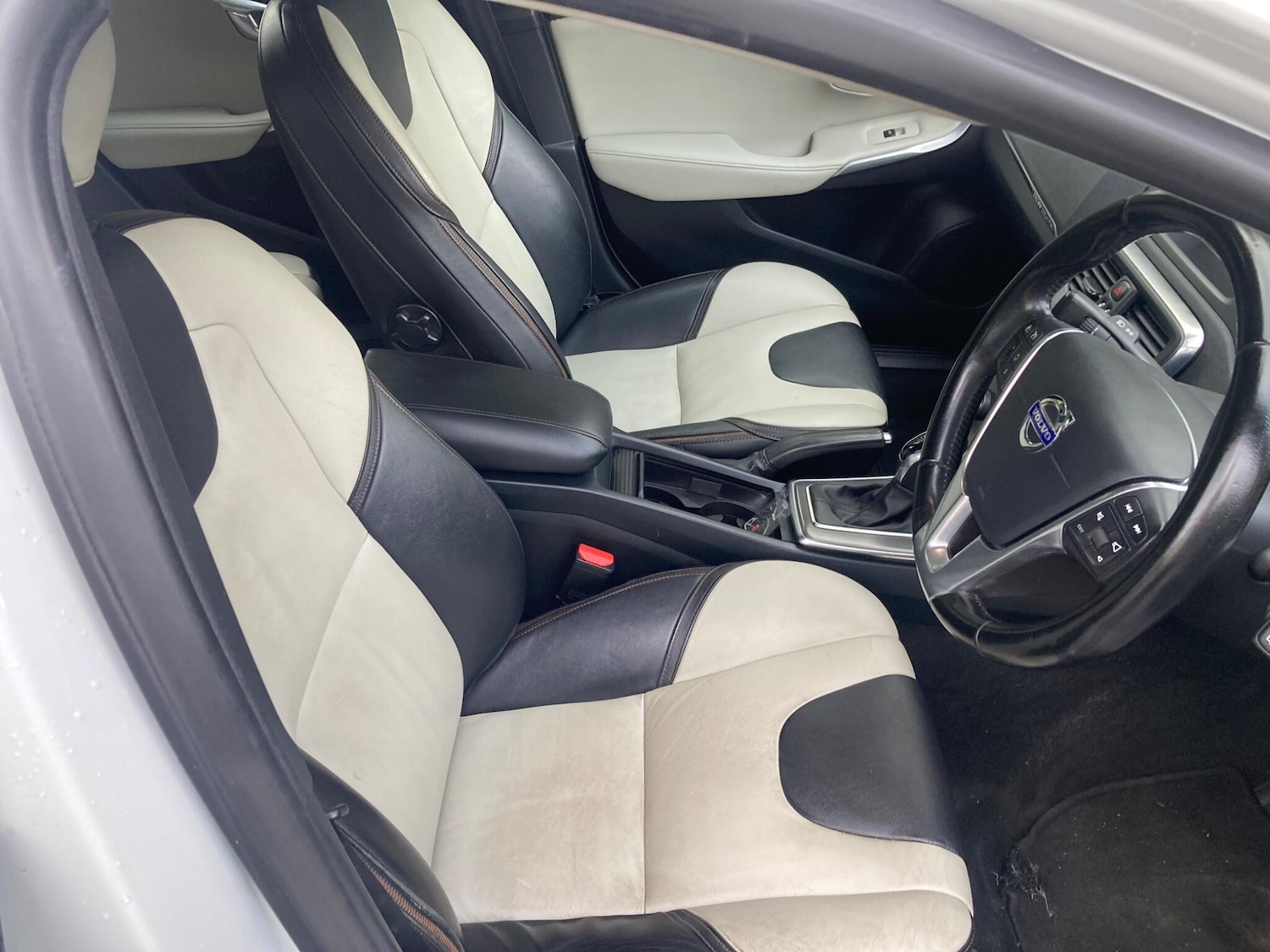 Used Volvo V40 Cross Country 2014 for sale - 76349164: Photo 13