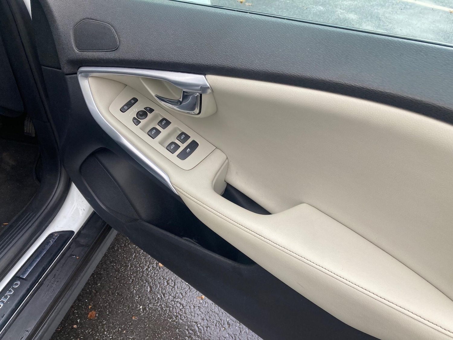 Used Volvo V40 Cross Country 2014 for sale - 76349164: Photo 15