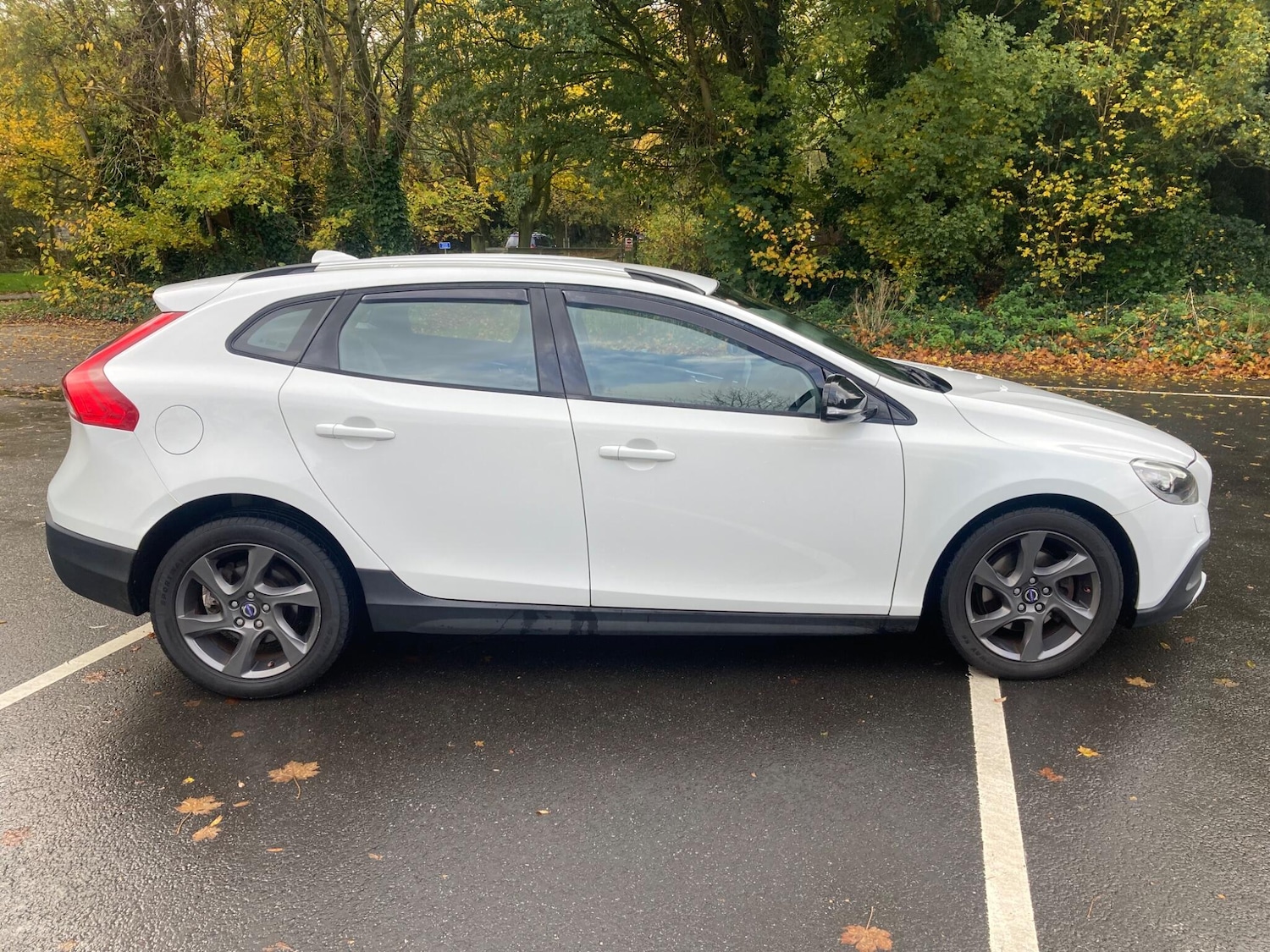 Used Volvo V40 Cross Country 2014 for sale - 76349164: Photo 2