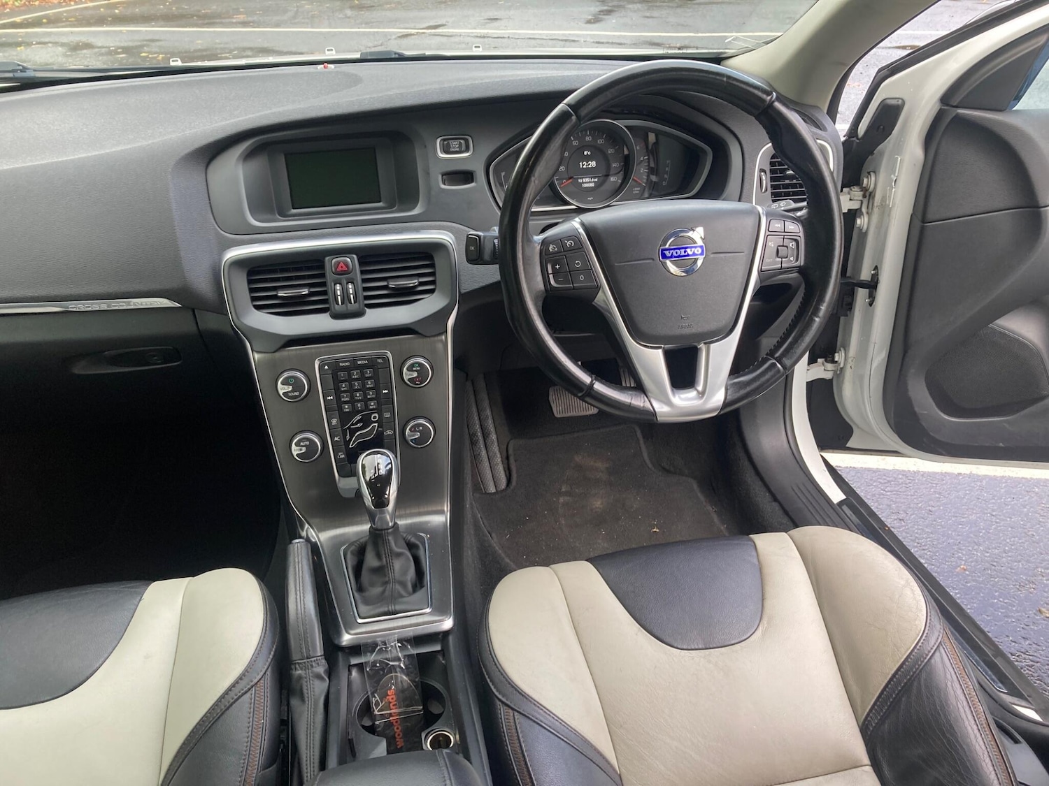 Used Volvo V40 Cross Country 2014 for sale - 76349164: Photo 23