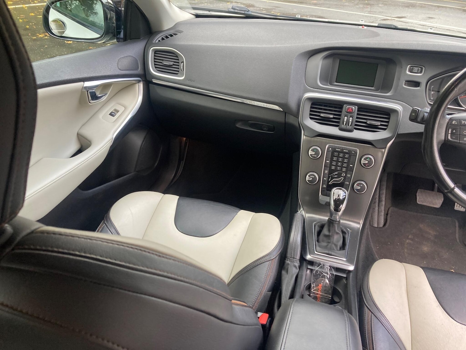 Used Volvo V40 Cross Country 2014 for sale - 76349164: Photo 24