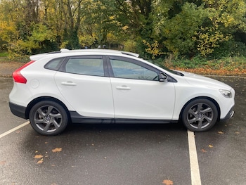 Used Volvo V40 Cross Country 2014 for sale - 76349164: Photo