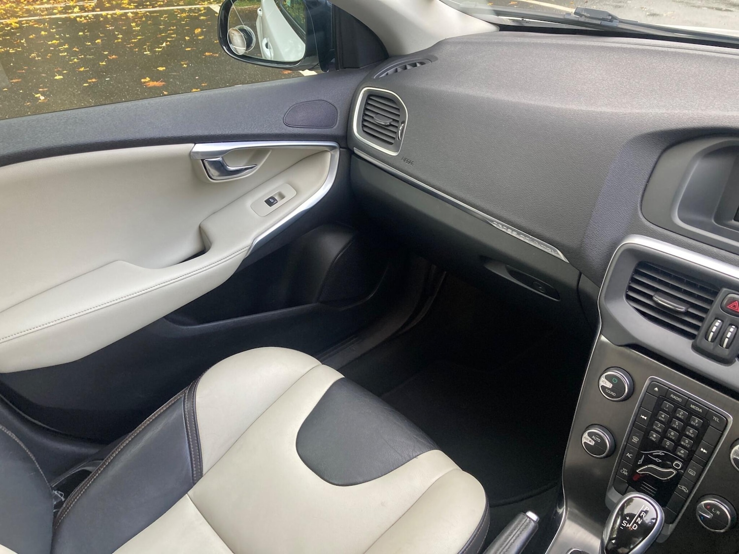 Used Volvo V40 Cross Country 2014 for sale - 76349164: Photo 30