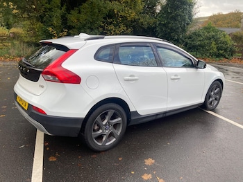 Used Volvo V40 Cross Country 2014 for sale - 76349164: Photo