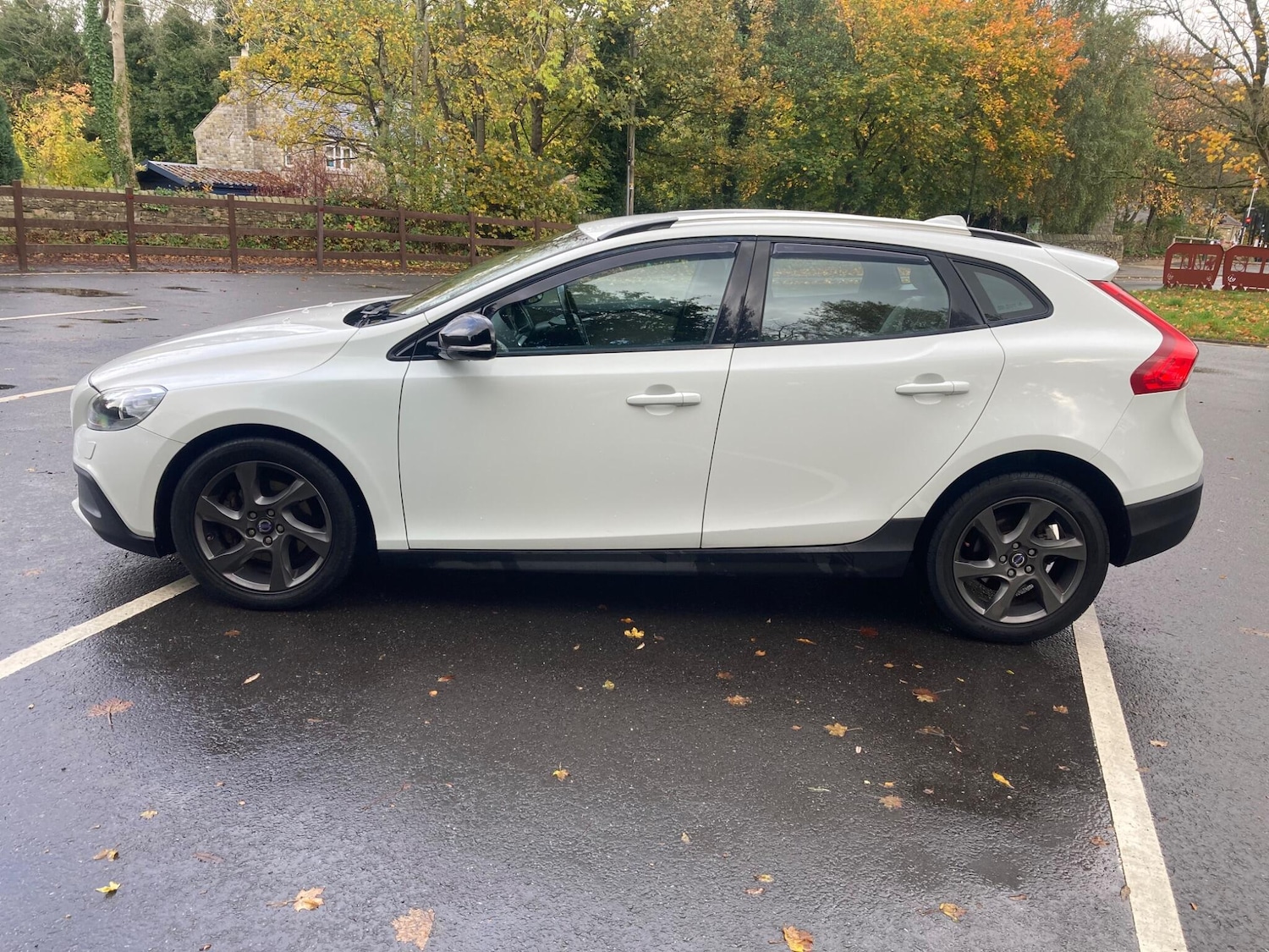 Used Volvo V40 Cross Country 2014 for sale - 76349164: Photo 8