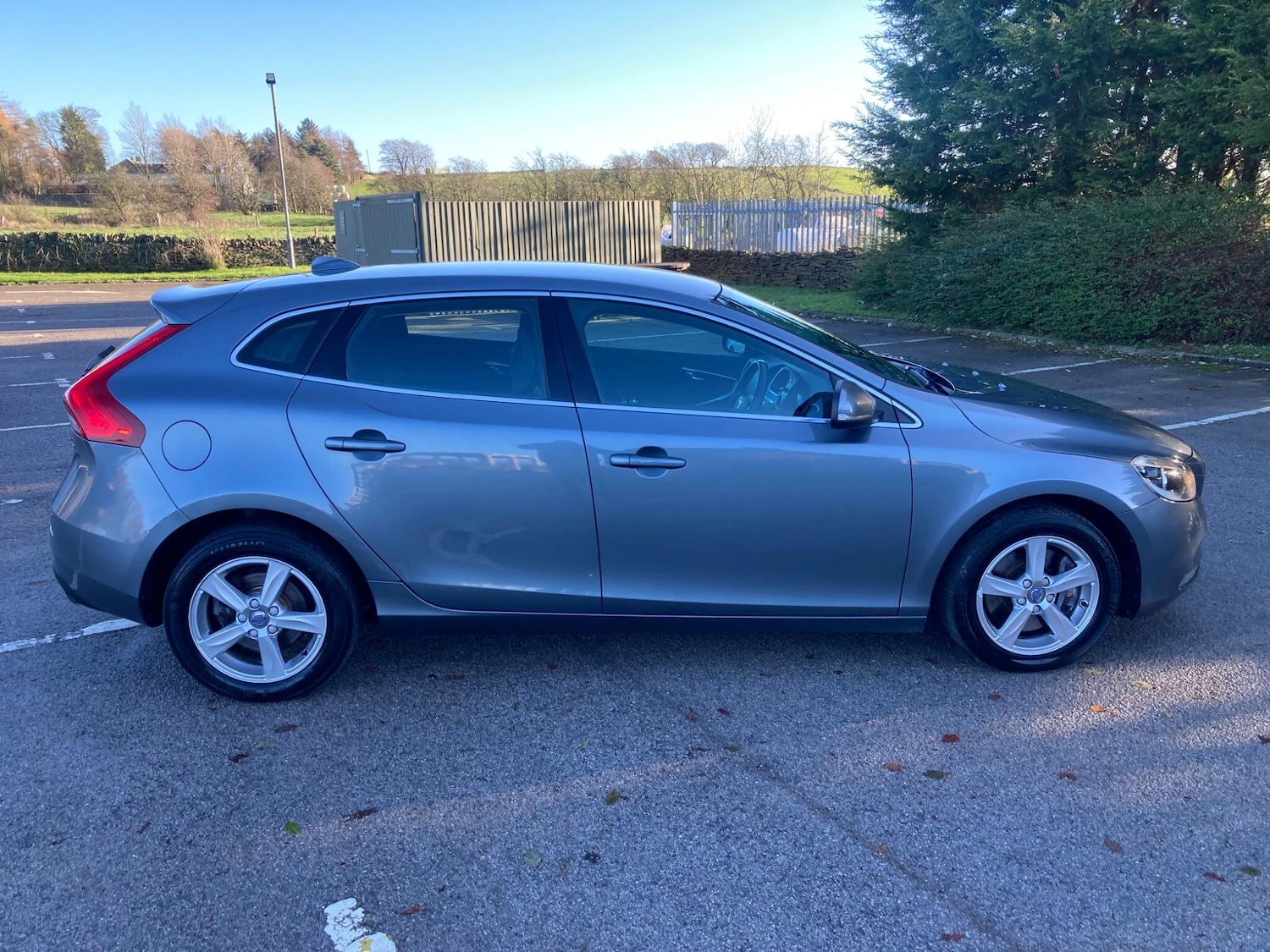 Used Volvo V40 2016 for sale - 76752595: Photo 2