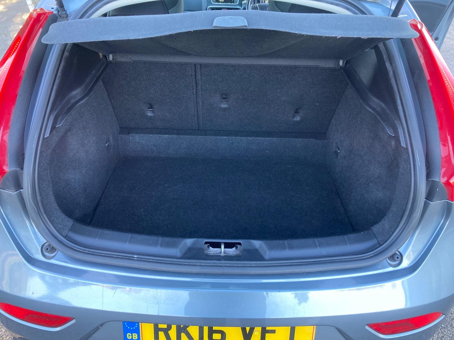 Used Volvo V40 2016 for sale - 76752595: Photo 21