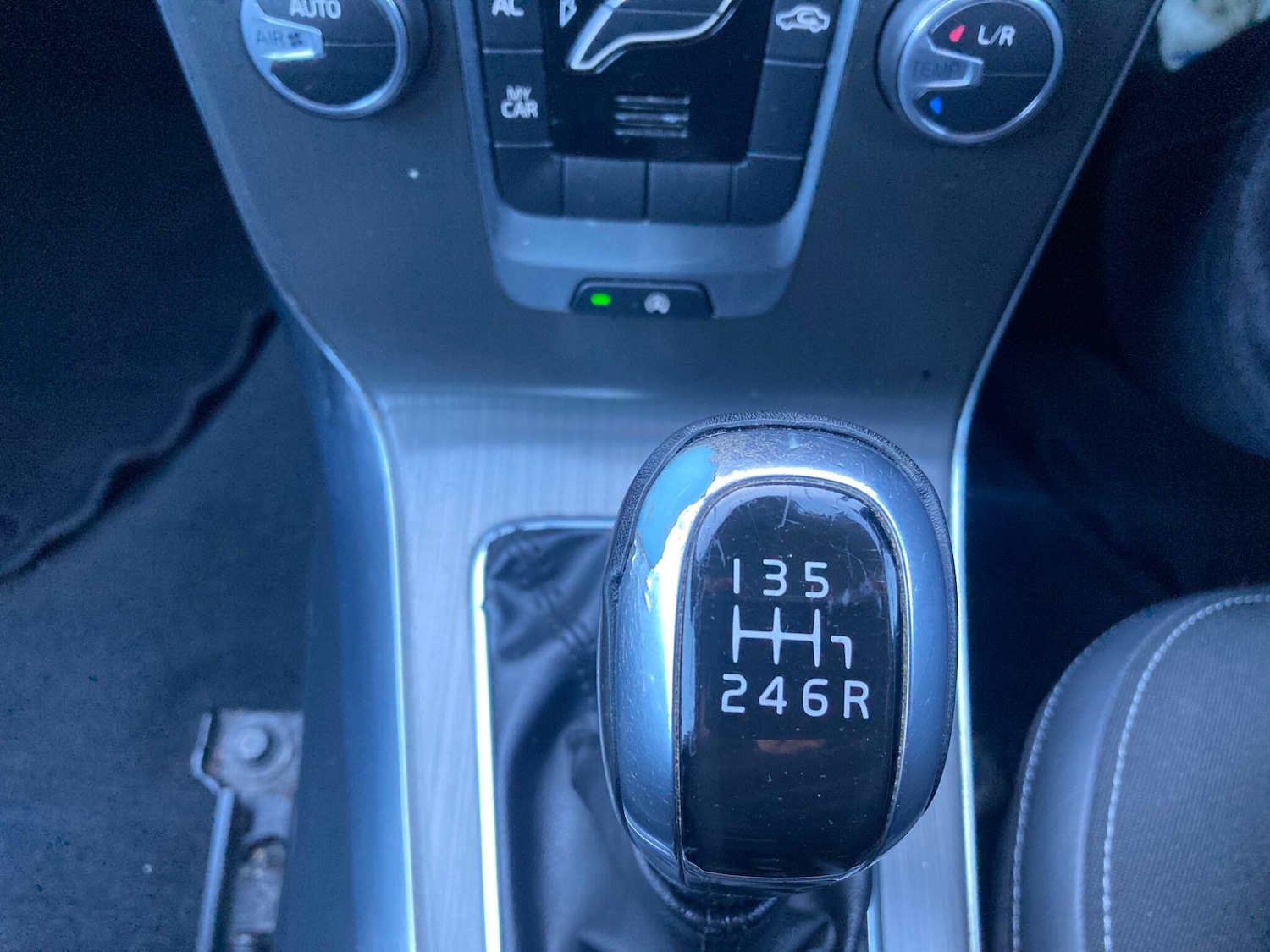 Used Volvo V40 2016 for sale - 76752595: Photo 28