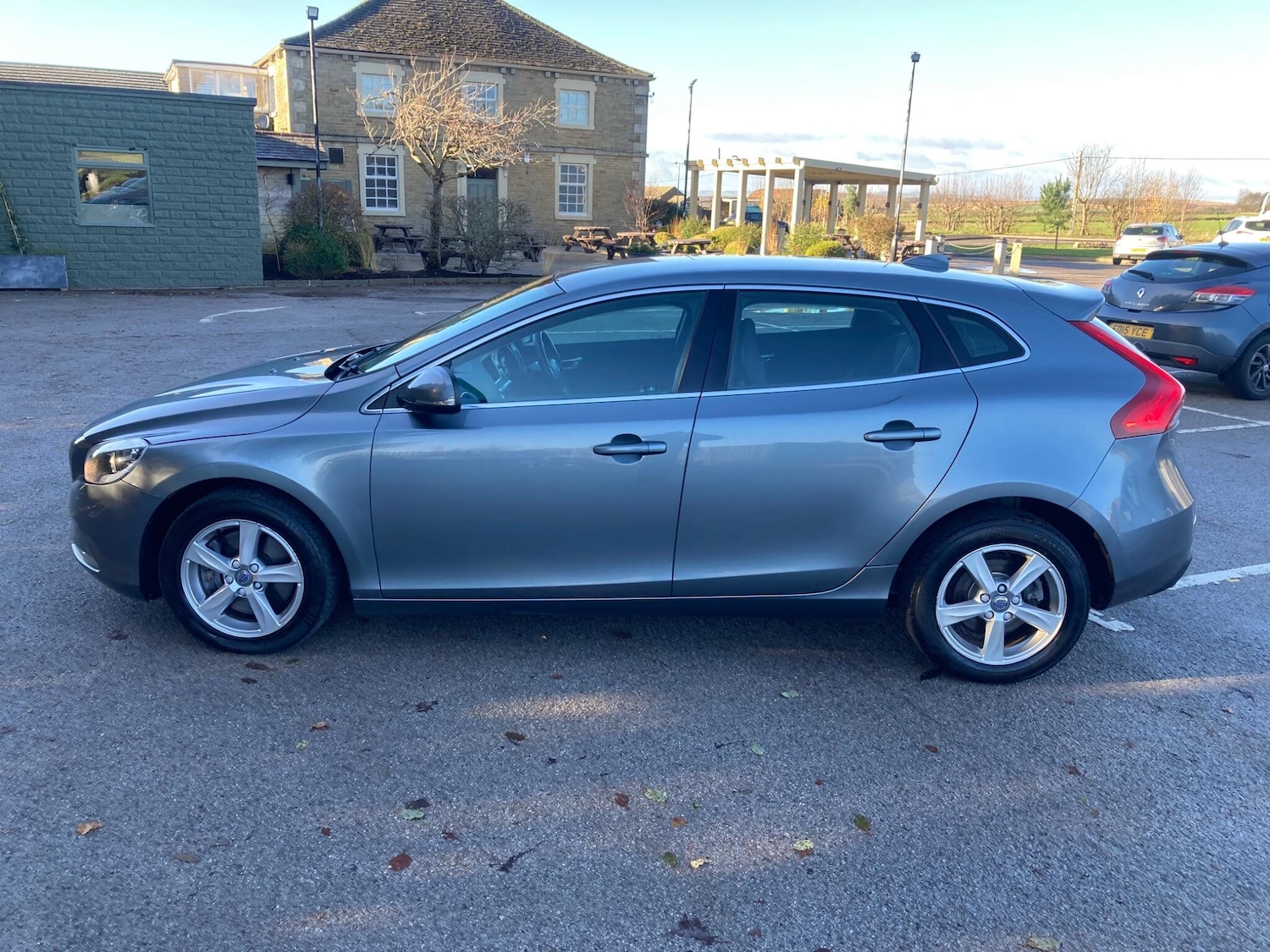 Used Volvo V40 2016 for sale - 76752595: Photo 6