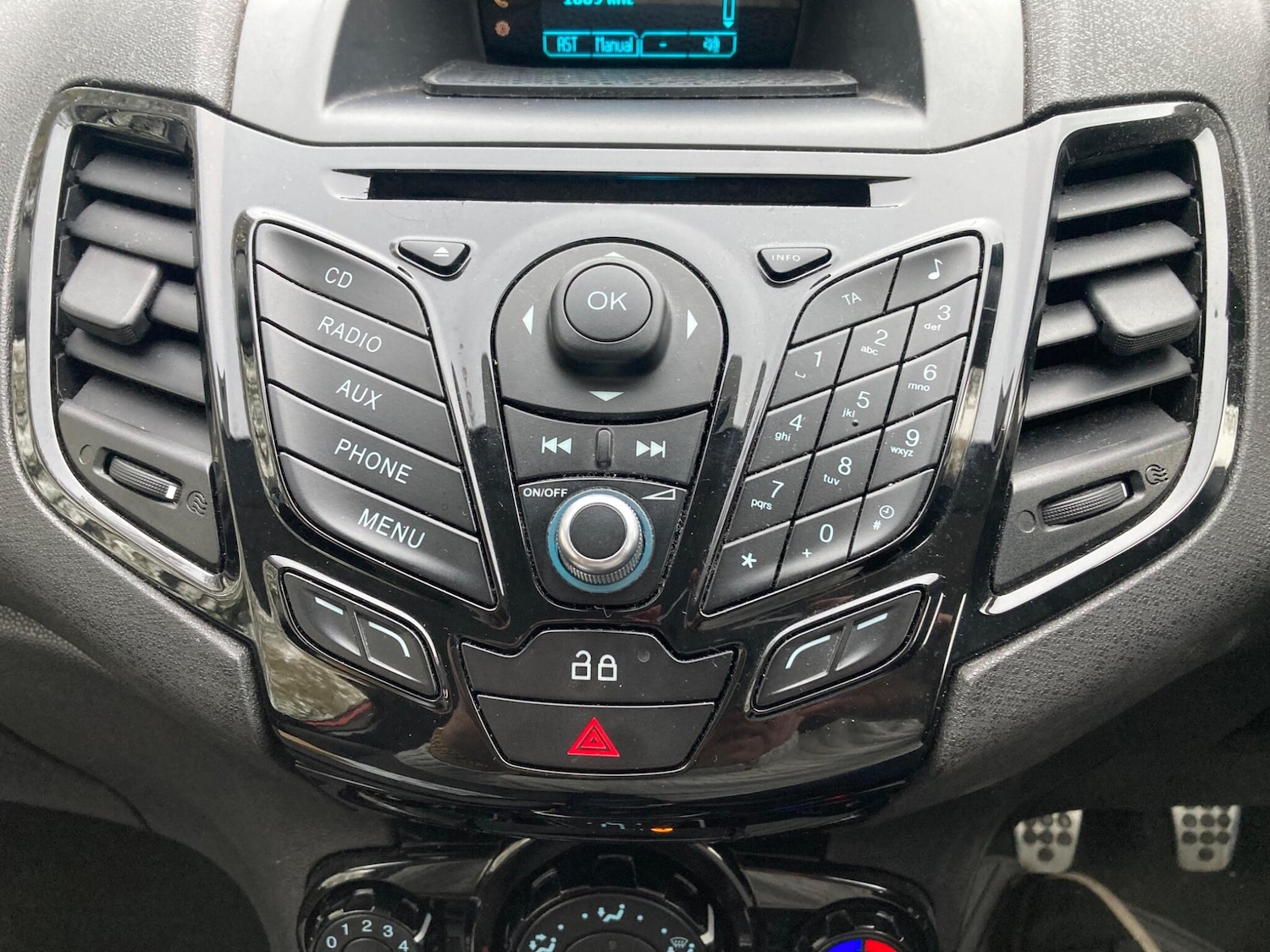 Used Ford Fiesta 2013 for sale - 76752505: Photo 23