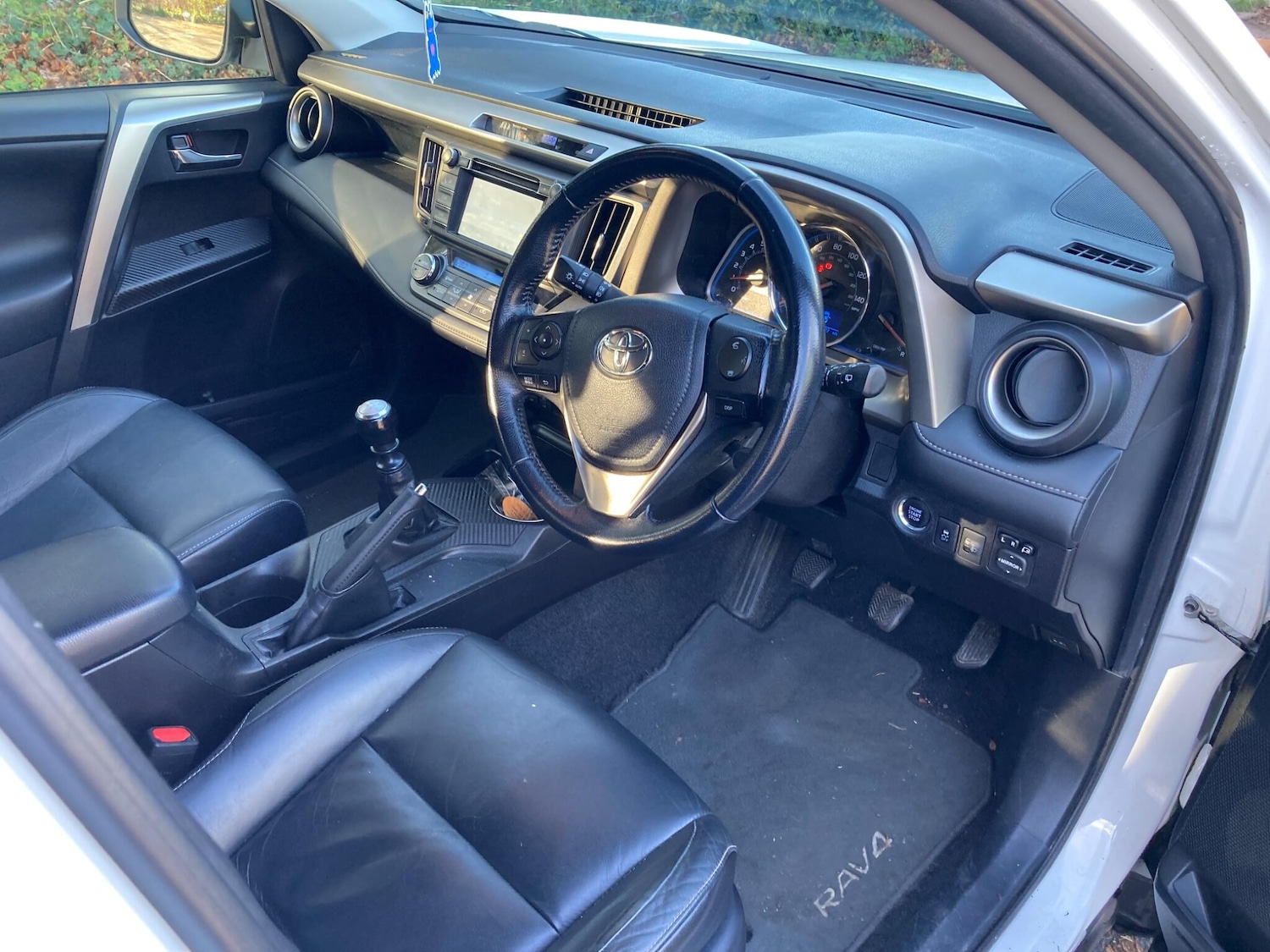 Used Toyota RAV4 2015 for sale - 76634064: Photo 14