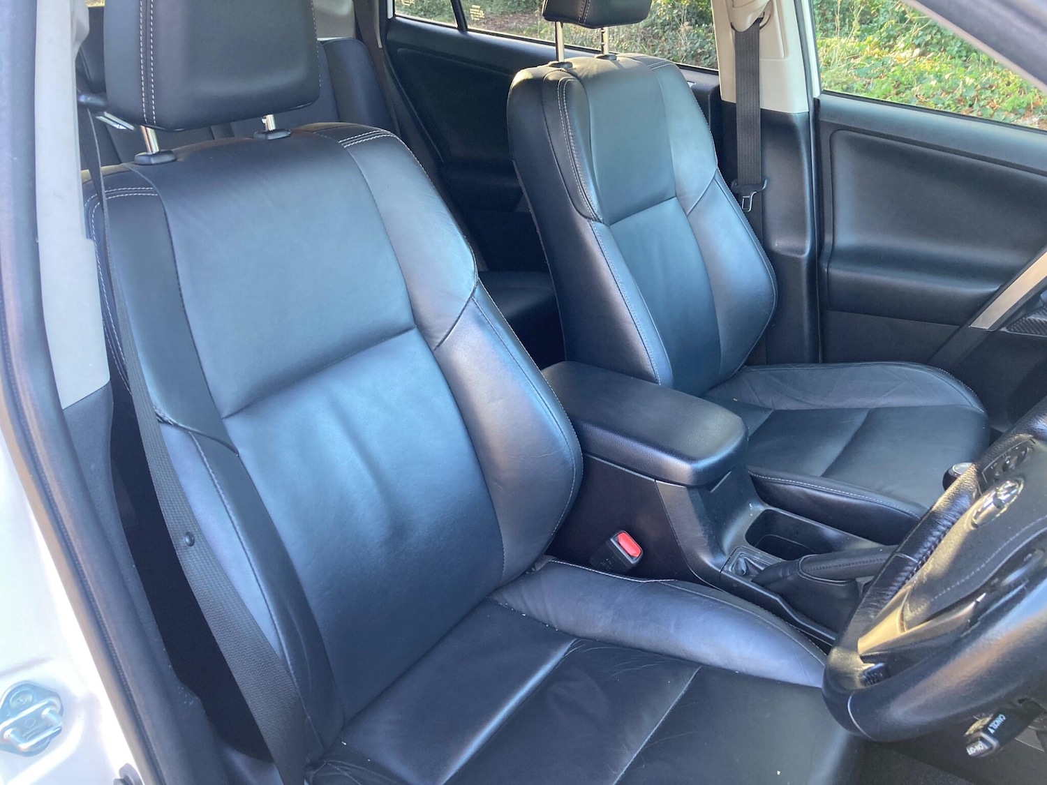 Used Toyota RAV4 2015 for sale - 76634064: Photo 16