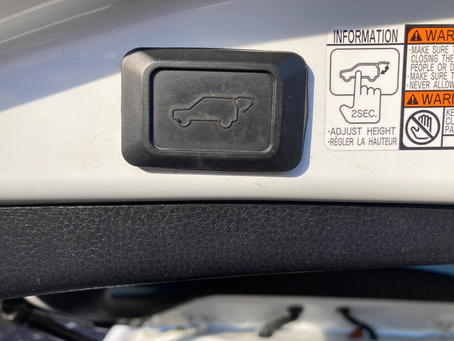 Used Toyota RAV4 2015 for sale - 76634064: Photo 25