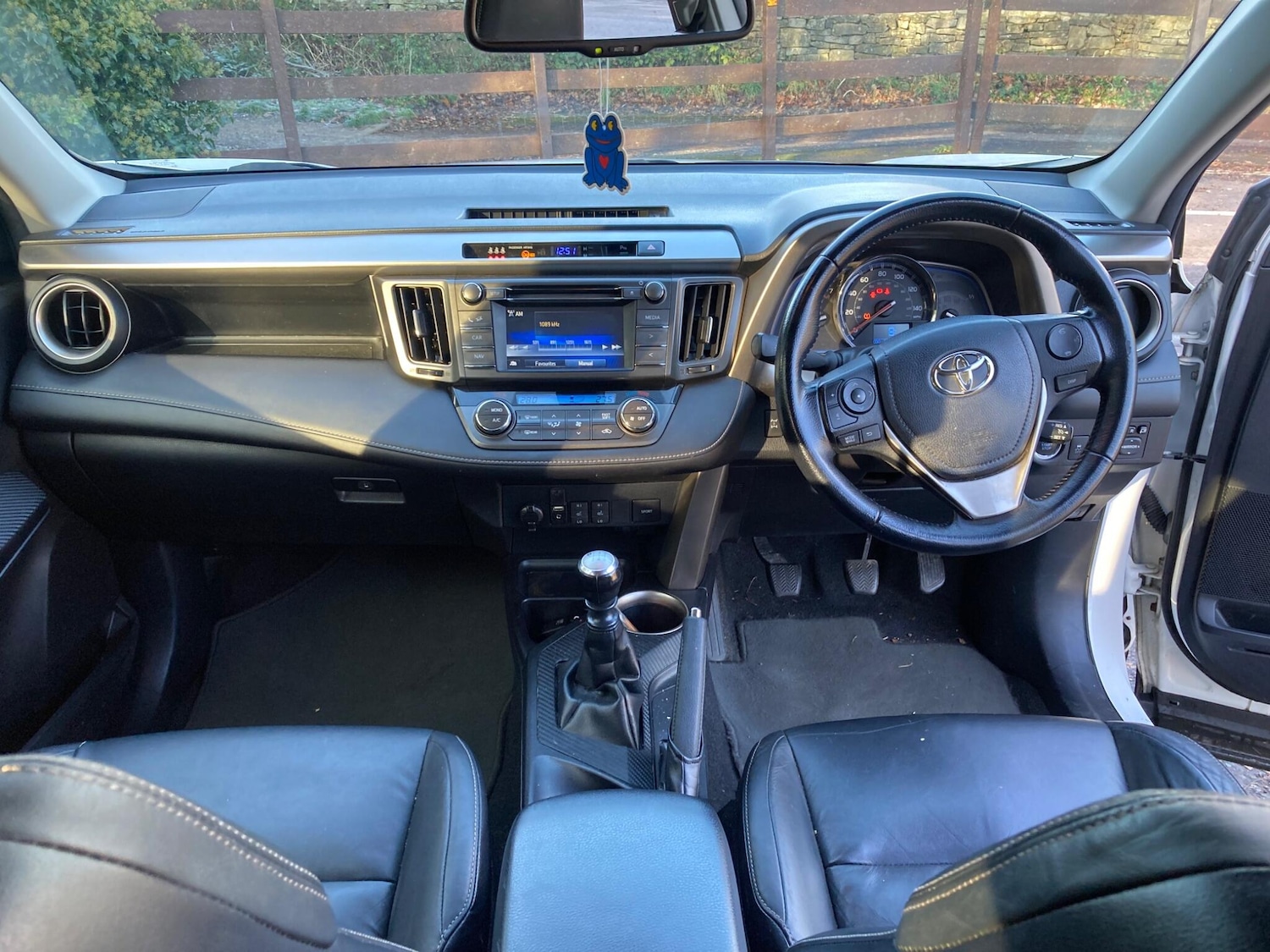 Used Toyota RAV4 2015 for sale - 76634064: Photo 26