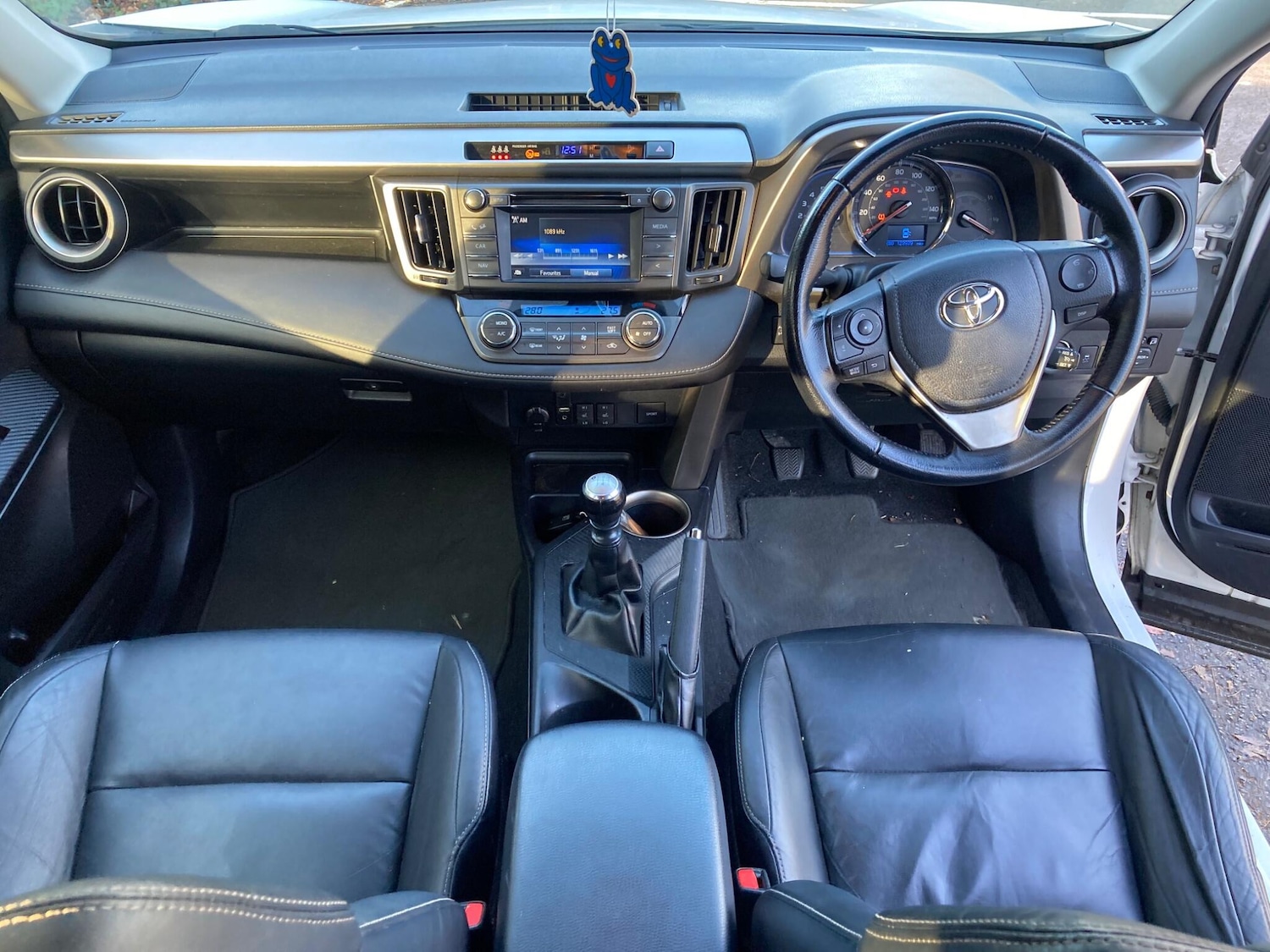 Used Toyota RAV4 2015 for sale - 76634064: Photo 29